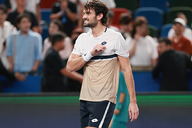 boccardi_marioo's tweet image. QR1: 6-7 6-4 6-2 vs. Basavareddy
QR2: 4-6 7-6 6-4 vs. Draxl
R1: 6-3 6-4 vs. Djere
R2: 3-6 6-3 6-4 vs. Bublik
R3: 6-0 3-1 ret vs. Machac
R4: 4-6 7-6 6-4 vs. Griekspoor
QF: 2-6 7-6 6-4 vs. Rune
SF: 6-3 6-4 vs. Djokovic
F: 4-6 6-3 6-3 vs. Rinderknech

Valentin Vacherot came back