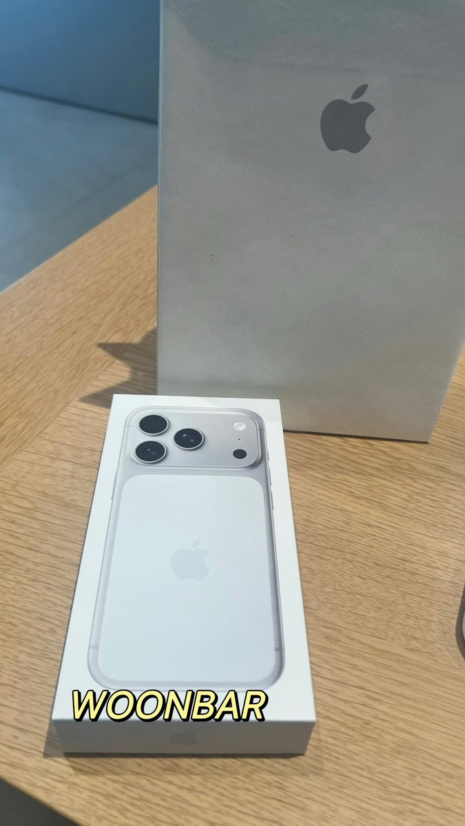 BaiduWoonBar's tweet photo. 짠🎁 선물 도착~!
우리 오빠를 위해 새로 나온 iPhone 17 Pro를 준비했어요💙
1TB 용량으로 예쁜 사진 많이 찍고, SNS에도 많이 올려주세요📷✨

@shfly3424 https://t.co/Pe5NPUDPOd