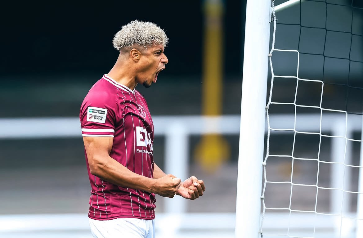 ClaretsXtra's tweet image. One delivers now, the other is watching, learning — and getting ready to take over…

#Clarets 🔥