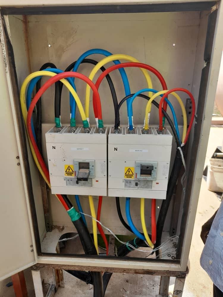 إعادة ربط وتشغيل التيار الكهربائي العام بشكل كامل في مبنى مركز الملاحة الجوية في الخرطوم

#السودان 
#السودان_ينتصر 
#راجعين