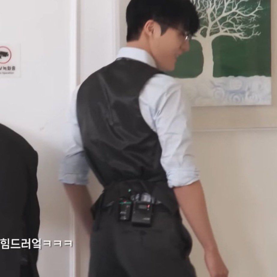 reflectionjj's tweet image. 재노야 잘 가따와........ 

                                     아픈남친 두고 출근하기 빡세다