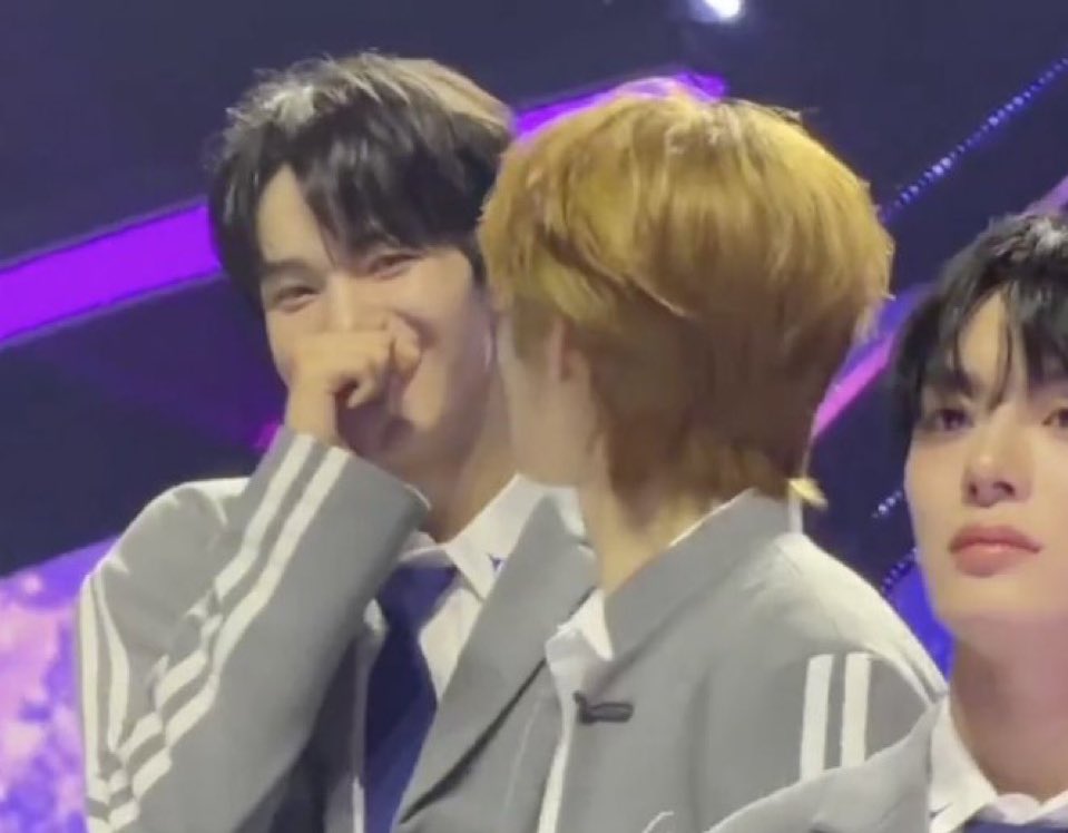 tigerwenz's tweet image. [🏐] #dongwen volleyball au where donggyu is the best setter on the school team and kaiwen is a spiker that never fails to get under his skin