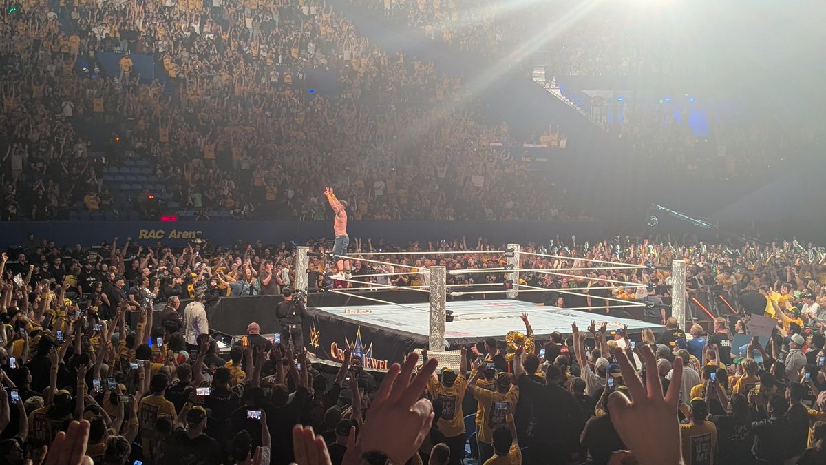 I went to Crown Jewel last night and all I got was a photo of an empty ring 💪@wwe