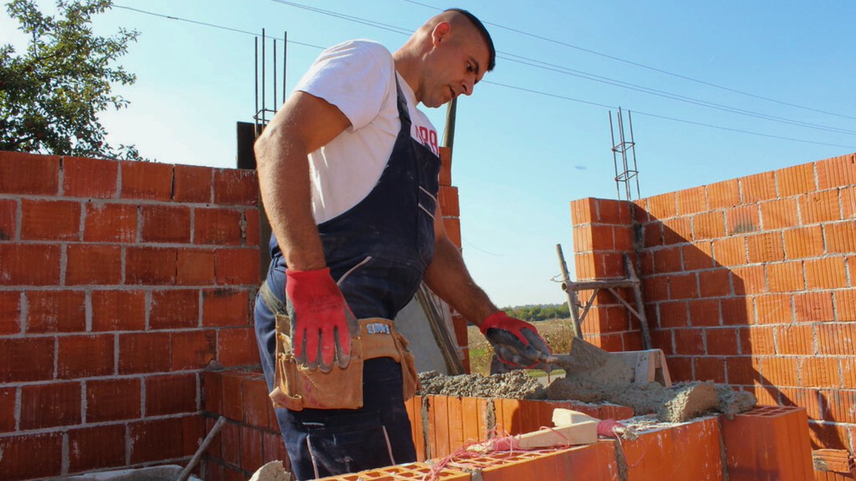 UNDPBiH's tweet image. For decades, #UNDP and partners 🇨🇿 🇪🇺 #GEF #GCF 🇯🇵 🇸🇪 🇨🇭 have been supporting 🇧🇦 institutions to strengthen disaster preparedness – through recovery projects, #EWS, the #DRAS platform, and risk management plans.

When resilience speaks, the future speaks louder.
Ahead of #DRRDay