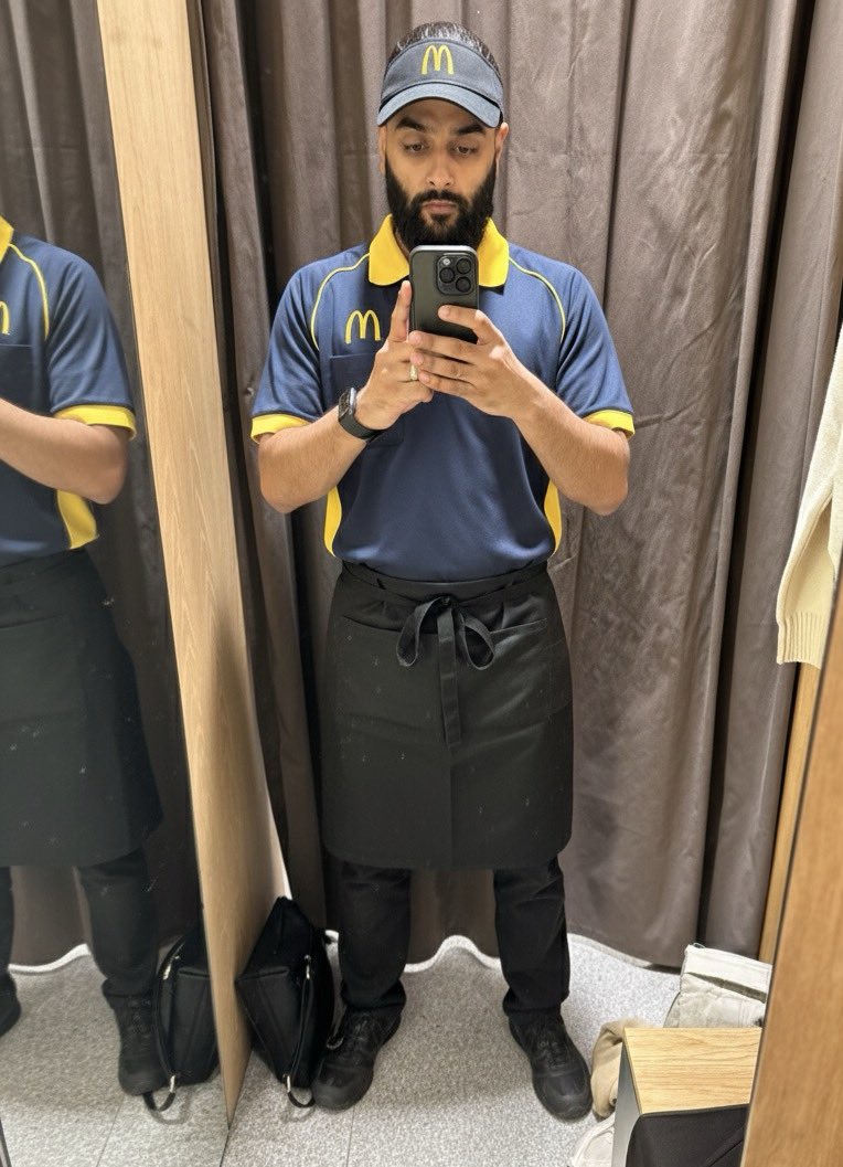 SAXweb3's tweet image. Gm

Manager’s giving me a shot 
said I have potential

Uniform clean or what?