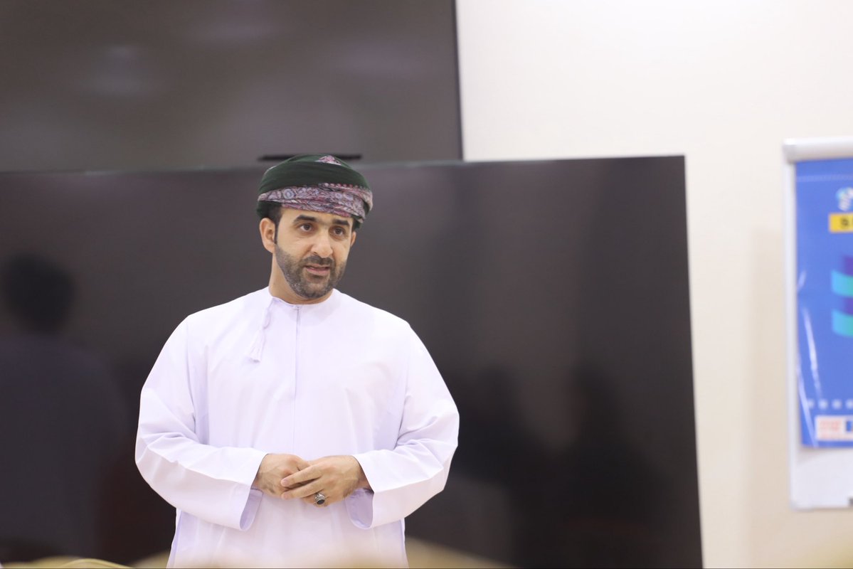RI_moheri's tweet image. تأتي هذه الدورة التدريبية ضمن برنامج دعم الدورات التدريبية البحثية والابتكارية (النسخة الثانية)، الذي تنفّذه وزارة التعليم العالي والبحث العلمي والابتكار.
وقدّم الفاضل/ علي بن عبدالله المسكري – مدير دائرة بناء القدرات البحثية والابتكارية – عرضًا تعريفيًا للمشاركين، استعرض فيه…