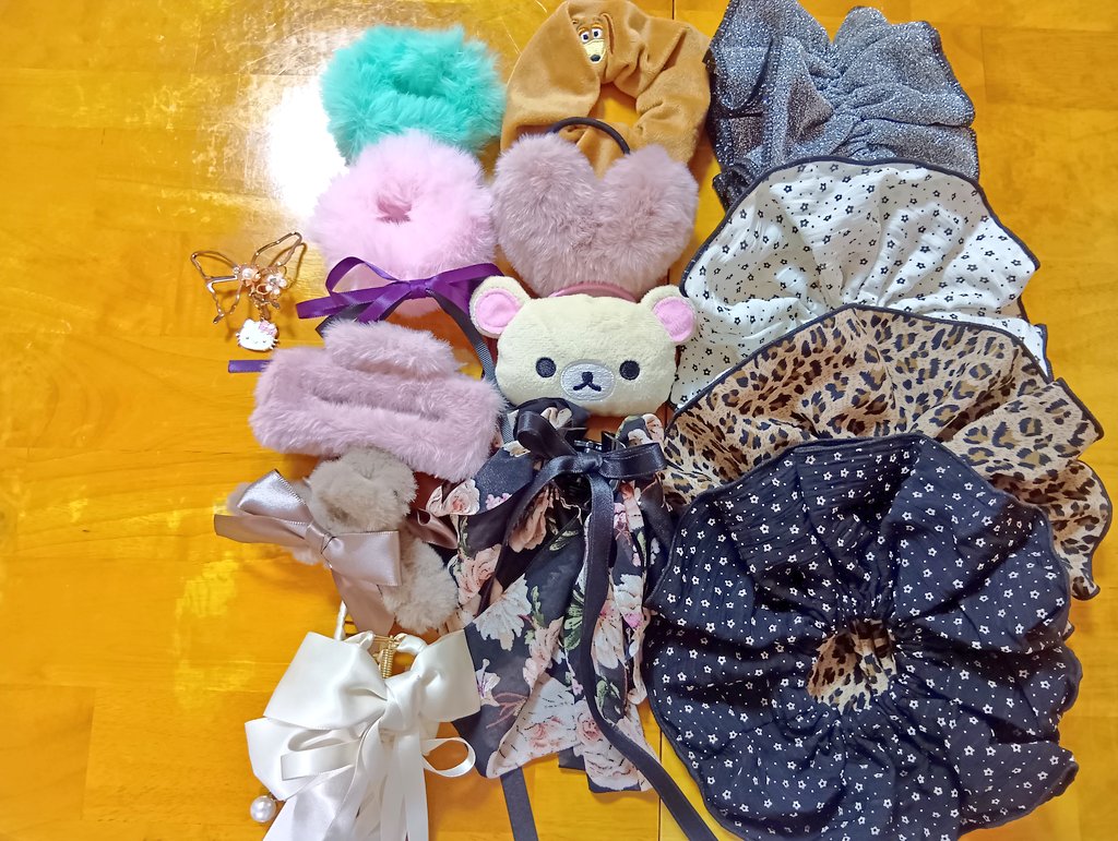 シュシュやゴムなどヘアアクセ好きで
可愛いと思ったら買っちゃうわ
最近買ったのはこれ↓

#シュシュ
#ヘアゴム