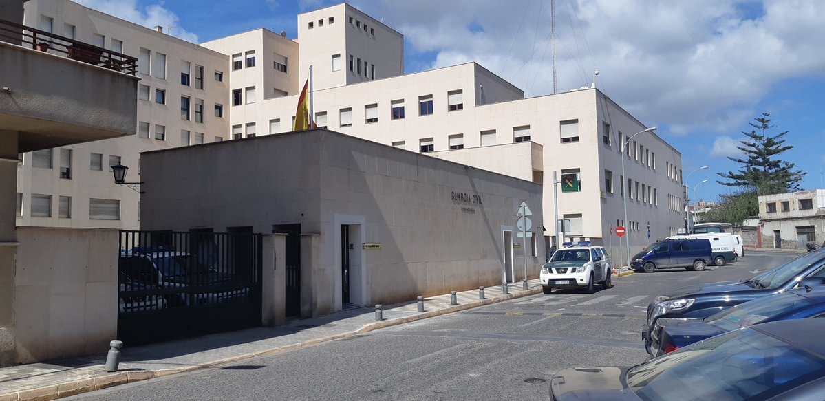 policia_localML's tweet image. 👮@policia_localML
🇪🇸💚 Hoy celebramos el Día de la Virgen del Pilar, patrona de la Guardia Civil.

Gracias por vuestra entrega, servicio y compromiso con España.

¡Felicidades a todos los guardias civiles! 👮‍♂️✨ #12deOctubre #VirgenDelPilar #GuardiaCivil
@guardiacivil