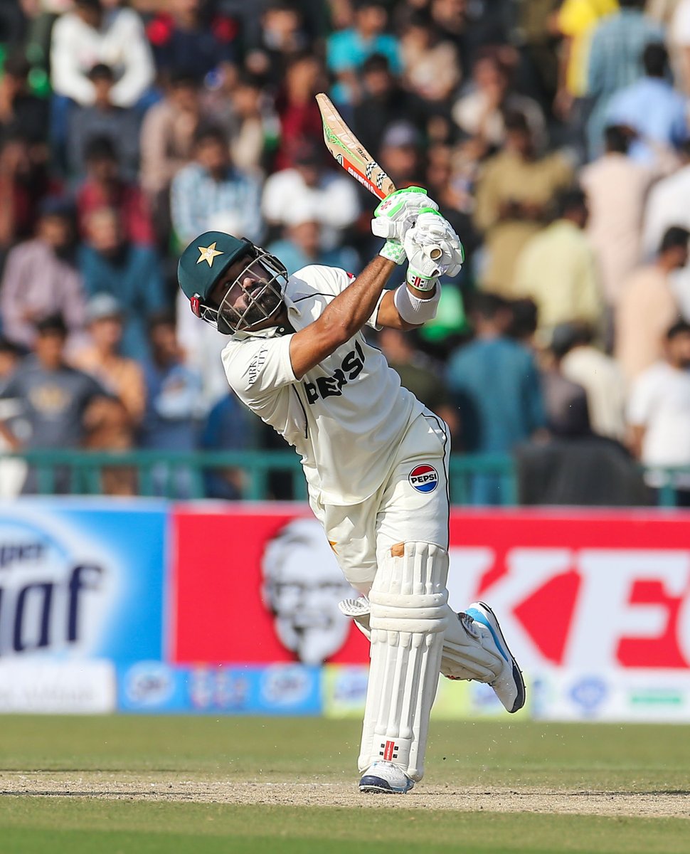 TheRealPCB's tweet image. A 50-run stand between Rizwan &amp;amp; Salman Ali Agha for the 6th wicket! 🇵🇰 are 253/5 after 74 overs 🏏💫

#PAKvSA | #GreenPeYaqeen