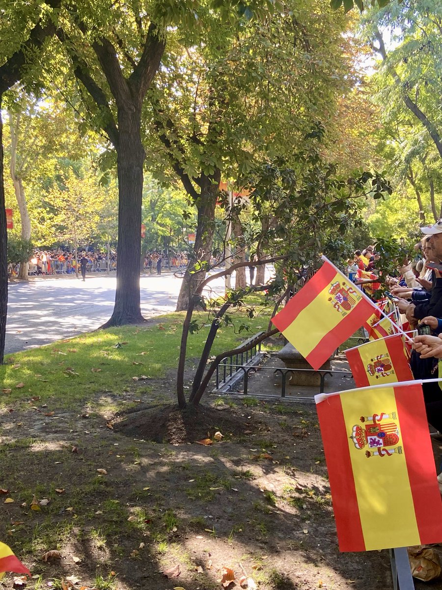 cracz_'s tweet photo. Gracias España por hacerme leer a Cervantes antes que a Shakespeare. 
Gracias España por hacerme católica. 
Gracias España por tu herencia.
Viva España 🇪🇸 
#12deOctubre https://t.co/k5QV3Oetpr