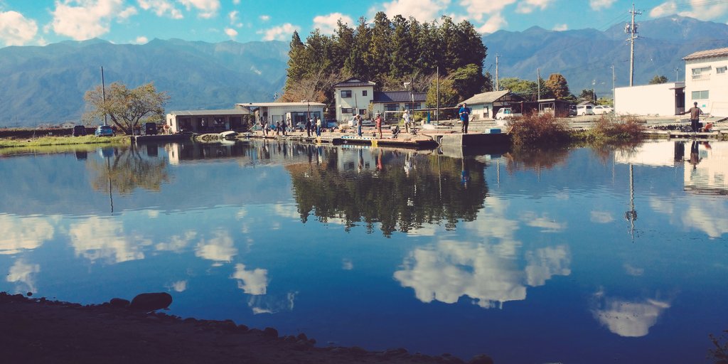 ＃管釣り  ＃３連休
久しぶりの管釣り！
釣れたのは全てニジ君でした
景色が綺麗で気分最高でした
φ(゜゜)ノ゜