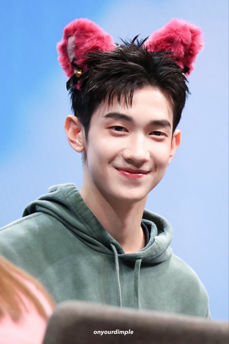 น้องเก้ดปุอิ๊งปุอิ๊ง น่ารักมากกกกกก 🤟😭

ALMOND PROGRESS FANSIGN

#GMMTVFANIVALxAlmondProgress 
#ProgressPassawish