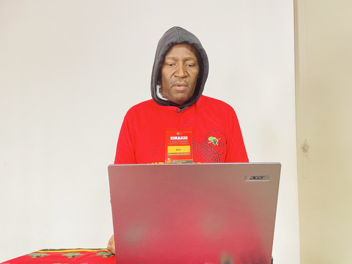 ♦️In Pictures ♦️

SRILC Coordinator Mthunzi Yende delivering organisational report at the Msukwaligwa 1st Sub-Regional People’s Assembly. 

#EFFSRPA