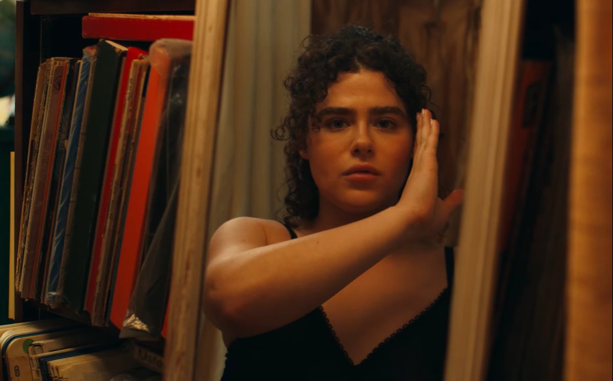 Wyvernhood's tweet image. ประเดิม #NewFest37 เรื่องแรก

She’s the He (2025) — เพื่อนซี้สองคนโดนคนในโรงเรียนจิ้น เพราะคิดว่าเป็นคู่รักเกย์ หนทางแก้ปัญหาคือแสร้งว่าเป็นทรานส์ พยายามเข้ากลุ่มเพื่อนสาวที่แอบชอบและเดินหน้าจีบ ระหว่างทั้งสองหลอกคนรอบข้าง คนหนึ่งดันค้นพบตัวตนของตัวเอง และหาทางก้าวข้ามมันไปให้ได้