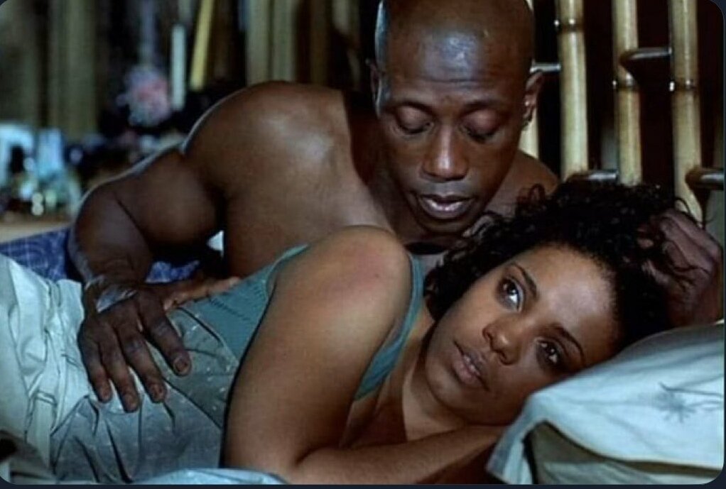 BenneyMk's tweet image. I once dated a divorced woman, she came to bed wearing sexy beautiful lingeries.

I said to her: " This might be one of the reason you're divorced, men like me want you naked in bed, but you can still walk around the house with that"

She didn't let me touch her that night.