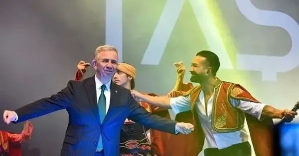 WhatsApp yazışmalarında konser yolsuzluğunun Mansur Yavaş'ın bilgisi dahilinde gerçekleştiği ortaya çıktı. 

Dosyada yer alan yazışmalarda şüpheliler Selahattin Çetinkaya, Hacı Ali Bozkurt, Üstün Alpay ve Levent Erdoğan'a konser işleri üzerinden kamu parasının usulsüz biçimde