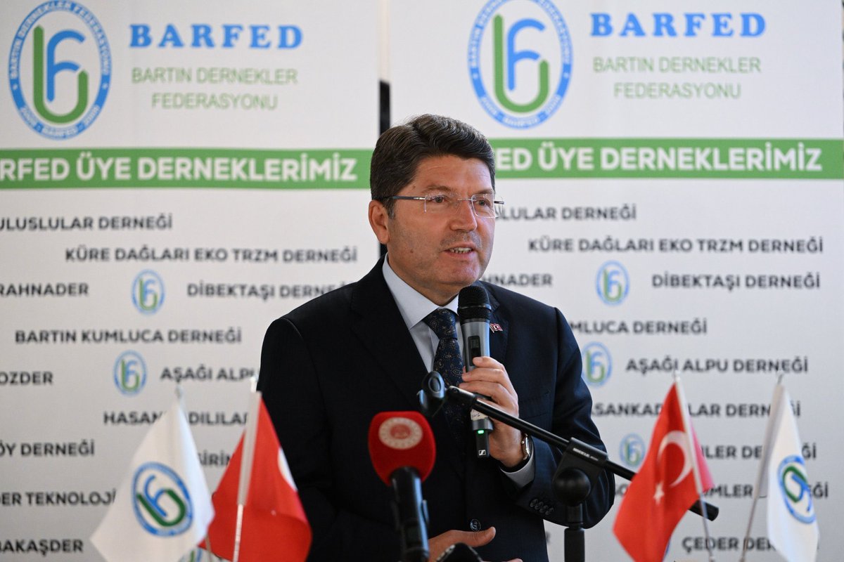 BARTINYEREL's tweet photo. Bartın Dernekler Federasyonu (BARFED) tarafından düzenlenen Eğitime Katkı Programı Adalet Bakanı Yılmaz TUNÇ’un katılımı ile İstanbul Anadolu Hakimevii’nde gerçekleştirildi. https://t.co/SMTJc6RwJc