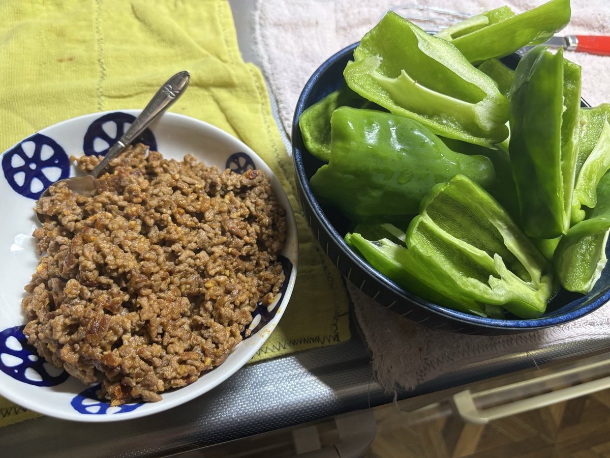 m1928a1c's tweet image. 晩飯はタコミート生ピーマン！