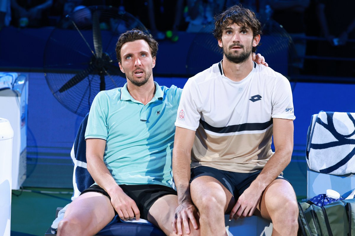 atptour's tweet image. Did you ever think you&apos;d see this before a trophy ceremony? 🥹

Rivals, competitors, but always family first ❤️

@SH_RolexMasters  | #RolexShanghaiMasters