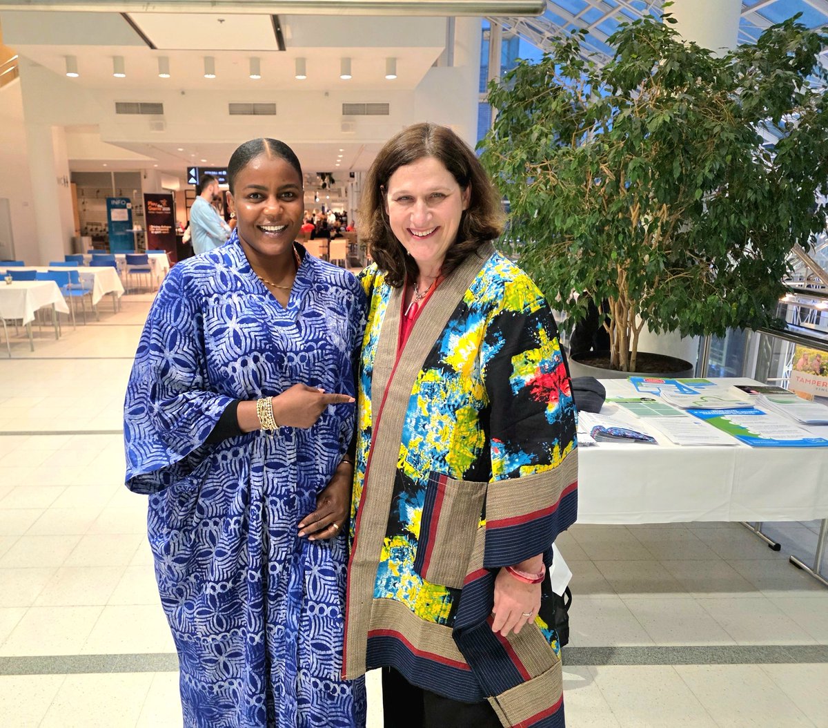 Yoruba dun ju!!

Prof. Catherine Ordway rocks a beautiful Made in Nigeria kimono. It's a unique mixture of adire + aso oke, a Yoruba ethnic group traditional attire, in far away Finland. <a href="/catherineordway/">Catherine Ordway, PhD</a> 

I also rocked a blue adire kimono, belonging to the Yoruba ethnic group.