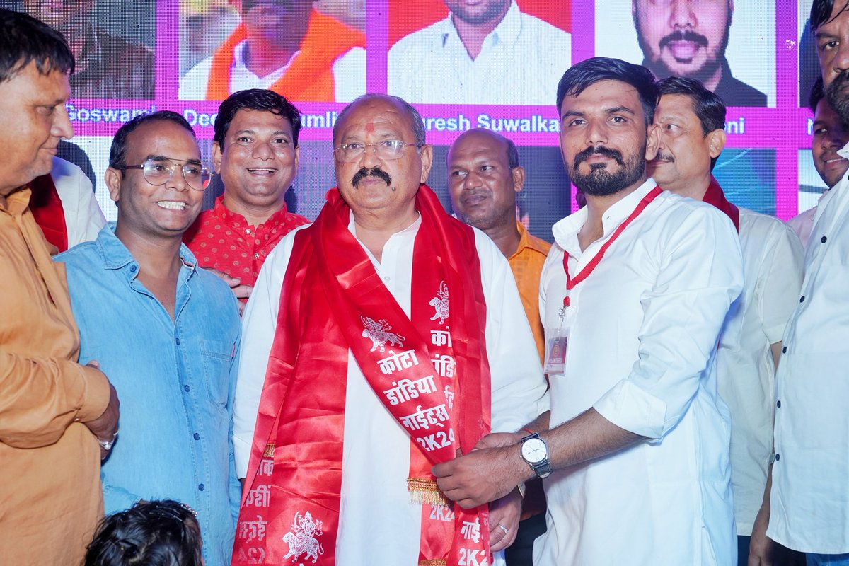 AjayGocher1995's tweet photo. #कोटा_बून्दी लोकसभा चुनाव 2024 में अपना ईमान चुनाव_हराने मे धन्ना_सेठ" के यहां गिरवी रखा था, ऐसे लोग प्रहलाद_गुंजल जी पर उंगली ना ही उठाए तो ही बेहतर है! धीरे-धीरे सारे सांप बिल से निकल रहे है।
#PrahladGunjal @RahulGandhi @INCIndia @Sukhjinder_INC @GovindDotasra @PrahladGunjal https://t.co/eXAcboChnU