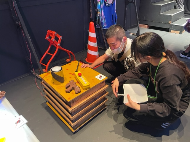 「見えない・見えづらい方のためのオル太鑑賞サポートDAY」を実施しました！明日10/13も実施します!!

金曜日から開幕しているオル太『Eternal Labor（エターナル・レイバー）』。