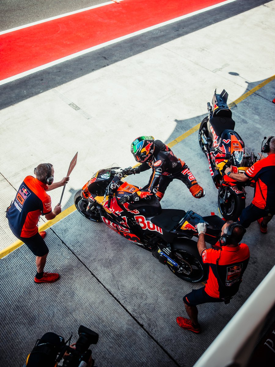 KTM_Racing's tweet photo. It's RACE WEEK! 🏁

#KTM #ReadyToRace https://t.co/lvWSYWQsvm