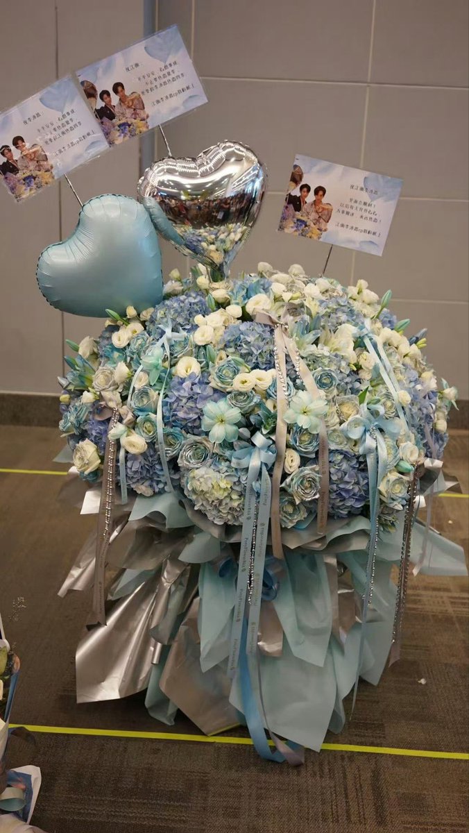 Chemi_Jean's tweet photo. เวลาที่สีเทาเงินกับสีฟ้ามาอยู่คู่กัน สีคือเบลนเข้ากันสวยมากกกกก นี่สินะที่เป็นคู่สีที่มีความเข้ากันอะ 🩶🩵

D4 FOREVER HEARTS 

#D4FerventBKK
#JiangLi https://t.co/aqGTQag2GO