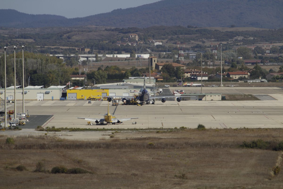 BUGGATIA's tweet photo. @ForondaAirport @NAC_AMS Desde Estarrona a las 13:25 https://t.co/B59xp0tZwt