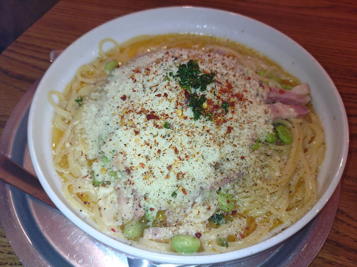 yoshikun_932's tweet photo. 今夜のおゆはん🙂
つい先日来たばかりだけど、息子はお初なので連れて来ました🍝
#NERDLAND 
息子、ペペクリー厶
(この前俺が食べた辛いやつ(^_^;)辛いのは最近苦手)
俺、明太カルボ
奥様、明太ロッソ
息子も美味しかったと言ってくれたので連れてきて良かった✨🤭
色々試したい🍝
ご馳走様でした🙏 https://t.co/SA9xFNhD5o