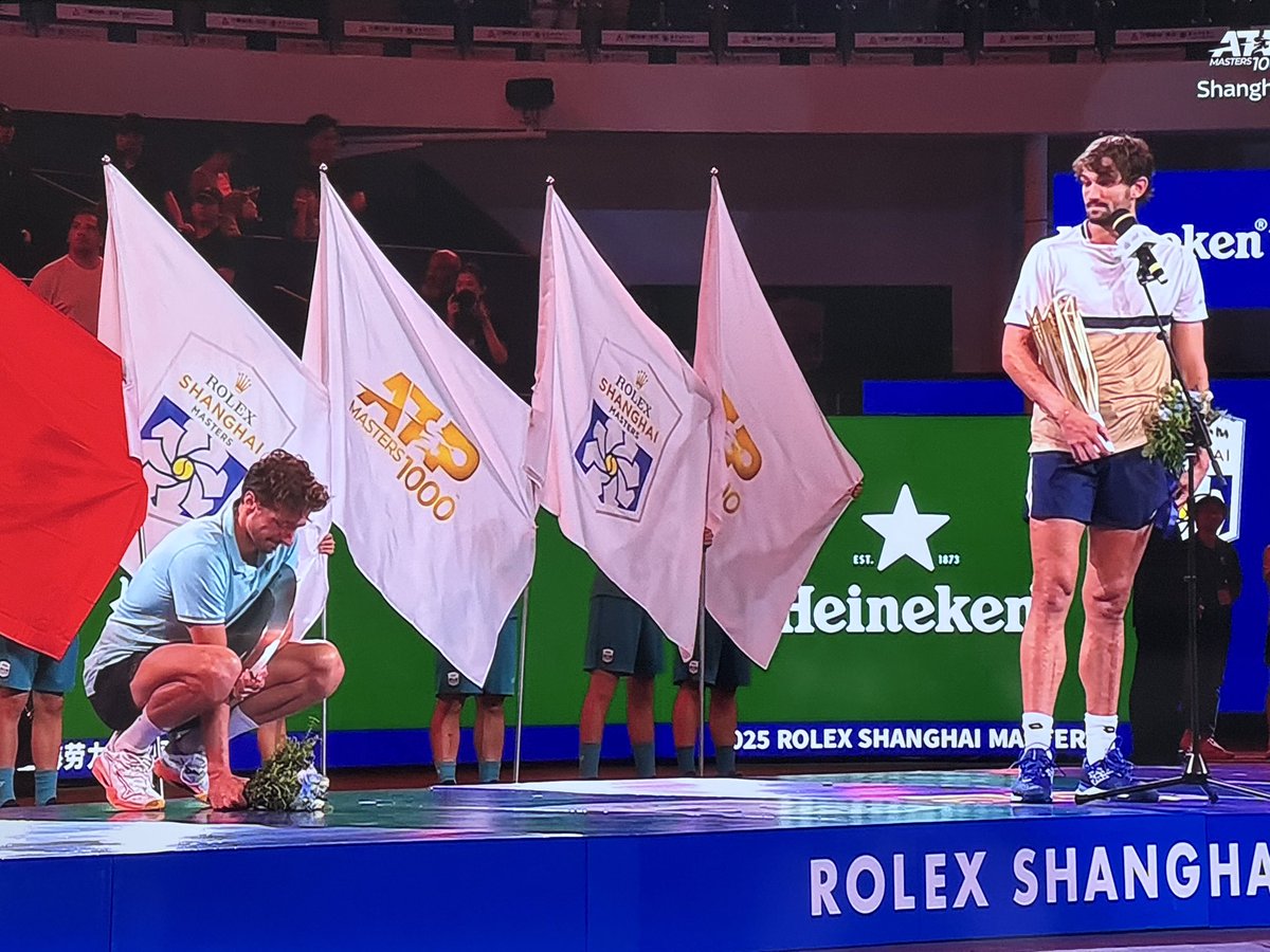 CarloGalati's tweet image. Una premiazione così emozionante, non la ricordo 🥹

#tennis🎾 #rolexshanghaimasters
