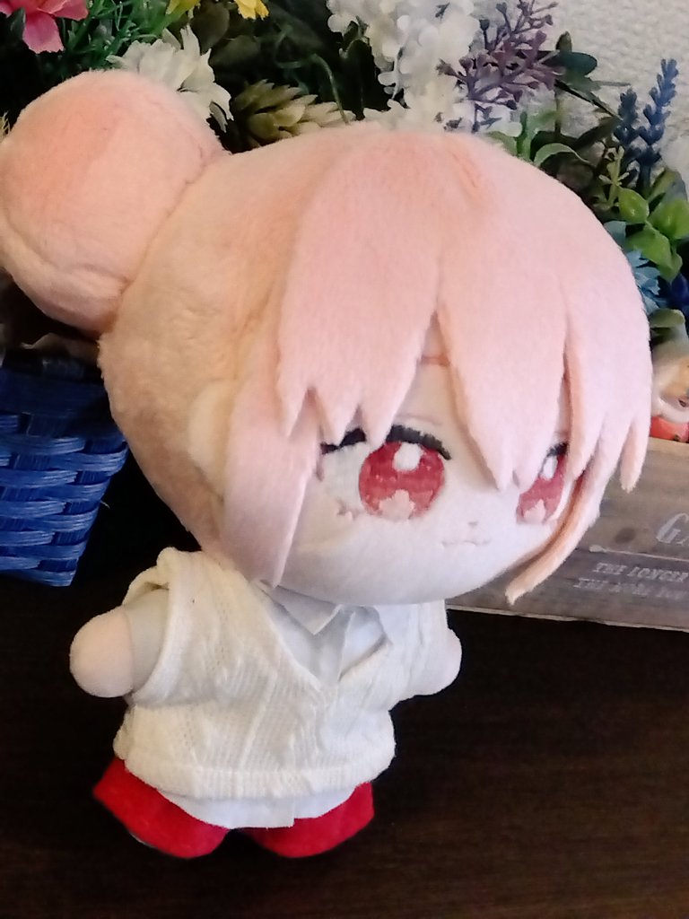 ume36's tweet photo. そして前に作ってた概念のうめのみくんちゃんぬいの方もやっと前髪をなんとかした　髪難し〜！服づくりは練習中……セーターは百均のやつ！すごい時代だ https://t.co/rVOUHO7anX