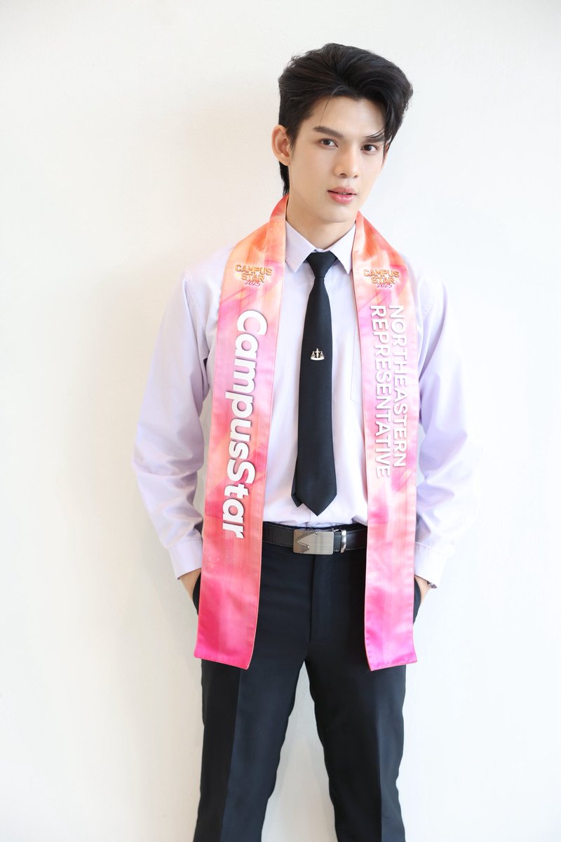 mono29entertain's tweet photo. Campus Star 2025 ตัวแทนภาคตะวันออกเฉียงเหนือ ตัวแทนฝ่ายชายทั้ง 3 คนพร้อมเฉิดฉายแล้ว 💫🎉
#CampusStar2025 #CampusStar
#MONO29 #Monomax #E29
#centralkhonkaen #CentralPattana
#ฮานามิ #TIPlife #siriwellness https://t.co/1jlBWp0cKT