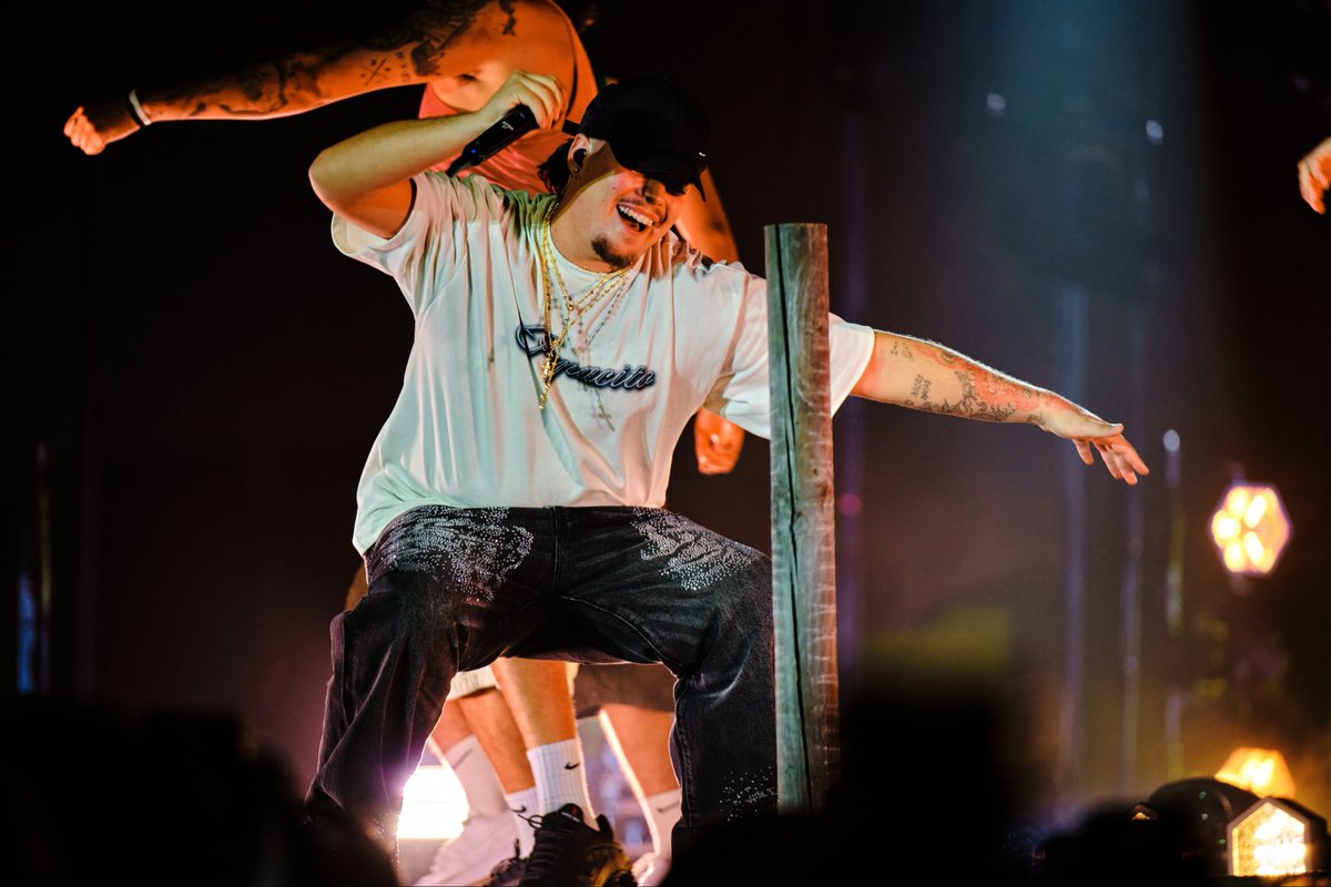 Ayer en Barcelona lo vivimos a flor de piel. Con <a href="/saikobeibe/">SAIKO</a> saltamos, reímos y nos emocionamos en uno de los dos últimos conciertos que dará este año 🔥

Nos vemos este jueves en Madrid.
Entradas en natsukashiiyoru.com

Muchas gracias a todos.