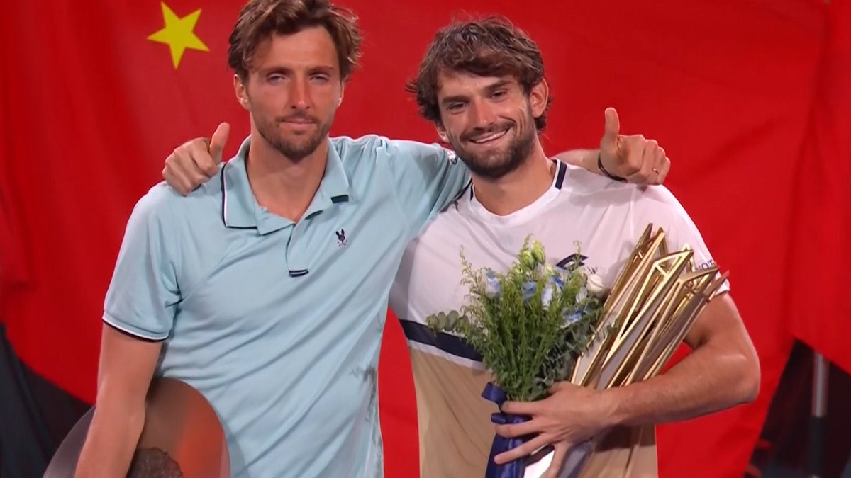 JeuSetMaths's tweet image. 📊 Valentin Vacherot 🇲🇨 disputait à Shanghai le 7e tournoi de sa carrière sur le circuit principal. JAMAIS un joueur n&apos;avait remporté un Masters 1000 alors qu&apos;il avait disputé aussi peu de tournois auparavant :
❌ Monte Carlo 2023 : 1er tour
❌ Monte Carlo 2024 : 1er tour
❌…