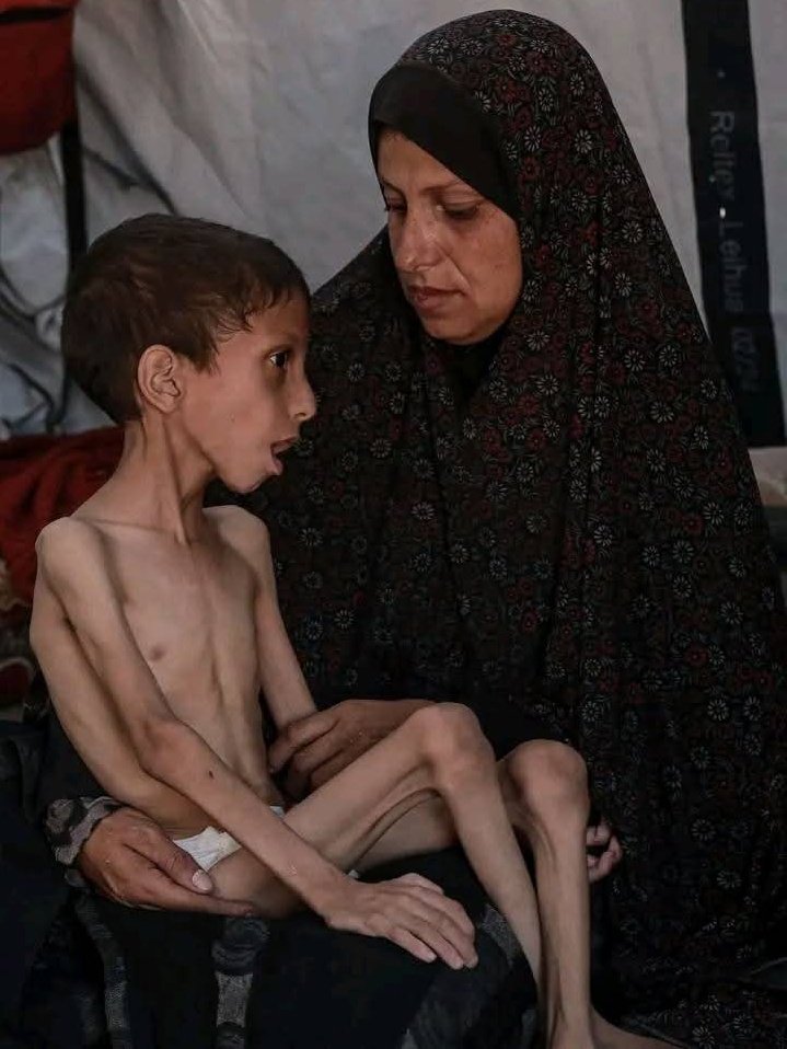 Drop a 💔 if you stand with Palestine.