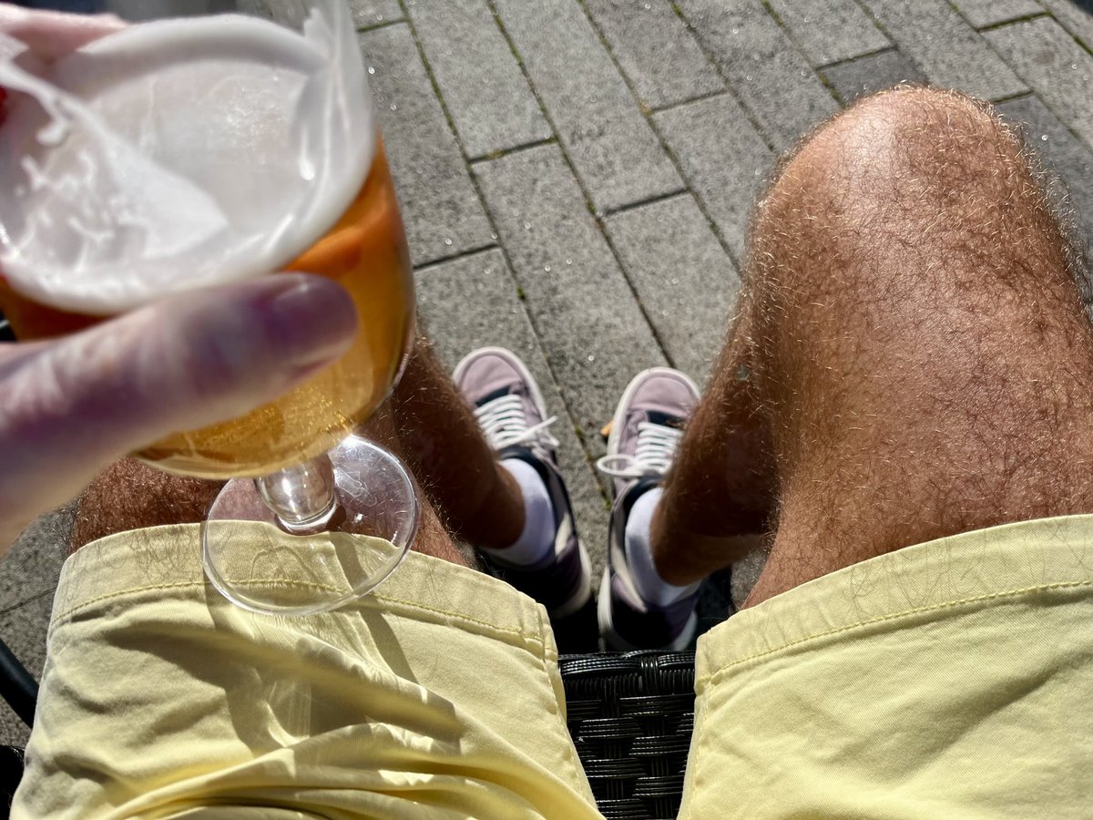 Not sure how much longer the shorts will remain on but for this afternoon at least it’s pleasantly warm on the terrace outside ⁦<a href="/TheNethers/">Nether Abbey Hotel & Bar</a>⁩ #NorthBerwick #BiarritzoftheNorth