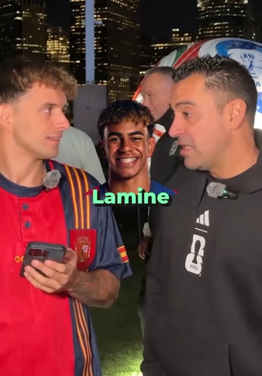 _m20ii's tweet image. افضل لاعب في العالم حاليًا؟

🚨🚨🗣️ تشافي: لامين يامال.