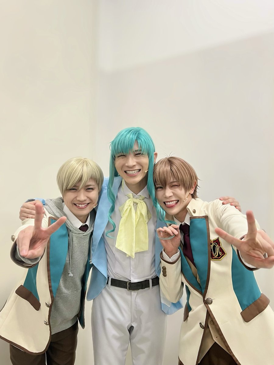 大阪の皆さんBonjour!

両手に花デースな楪先輩💐

#スタミュ
#スタミュミュ