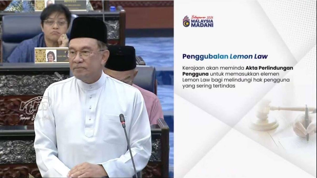 FaktaBukanAuta's tweet photo. Lemon Law yg kita dok tunggu-tunggu bakal jadi kenyataan spt diumumkan PMX dalam Belanjawan 2026.

Boleh tercighit tauke kereta bila akta ni wujud nanti.

Lebih kurang contoh di Eropah -

Kalau kita beli kereta, pakai 3 bulan gearbox kong!

Kita pun hantar SC repair.

Lepas repair kong lg!

Lemon Law kata kereta tu memang jahanam sebelum pengguna beli!

Penyelesaian dia refund balik harga kereta atau ganti balik sebiji kereta.

Kemenangan utk pengguna! 💪🏻
