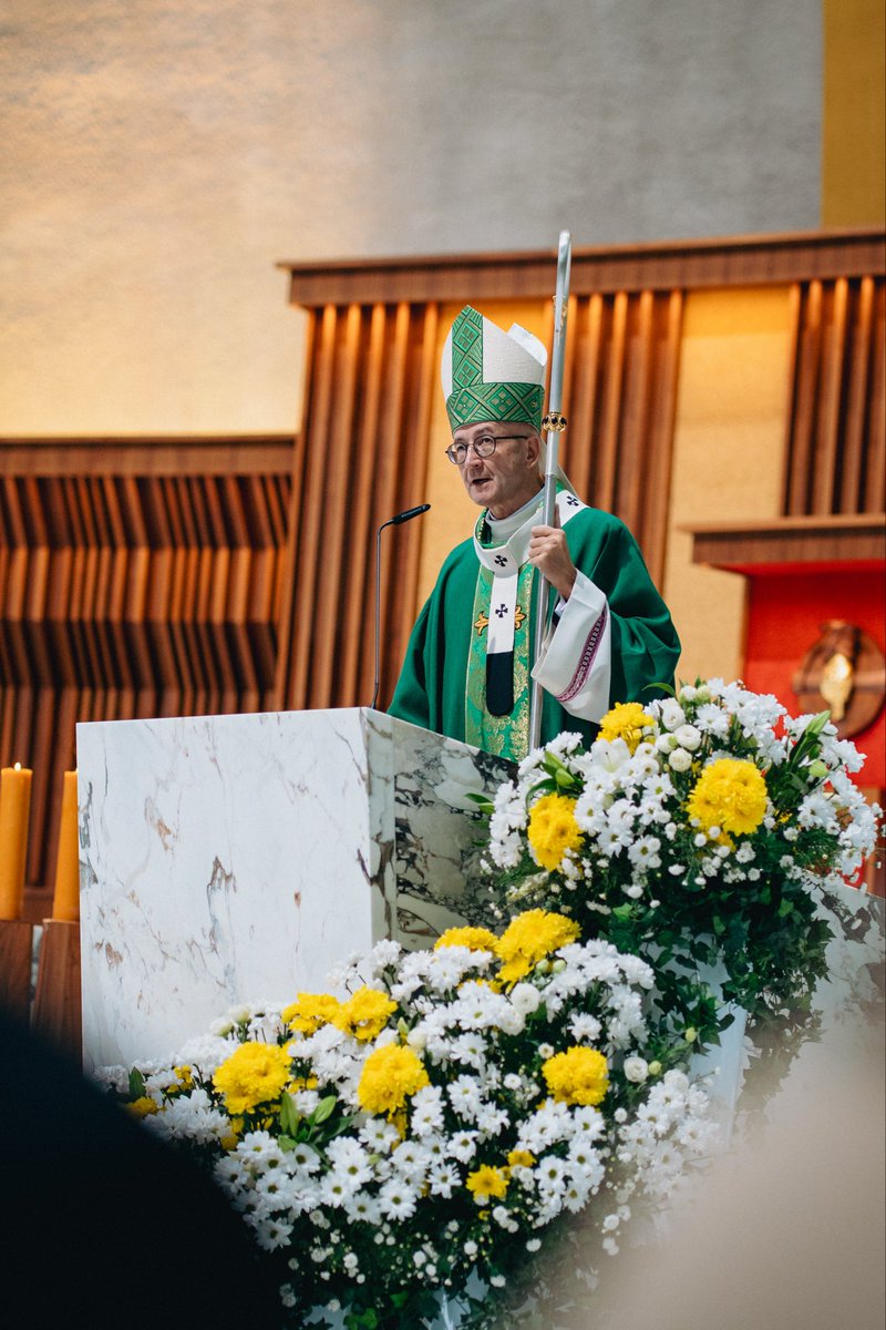 Chrystus jest prorokiem nadziei. Jan Paweł II jest prorokiem nadziei - podkreślał <a href="/AbpGalbas/">Abp Adrian Galbas</a> podczas Mszy Św. w #XXVDzieńPapieski. Zachęcał wszystkich: Bracia i siostry, nie dajmy się beznadziei. Bądźmy prorokami nadziei!
<a href="/EpiskopatNews/">EpiskopatNews</a> <a href="/ArchWarszawska/">Archidiecezja Warszawska</a>