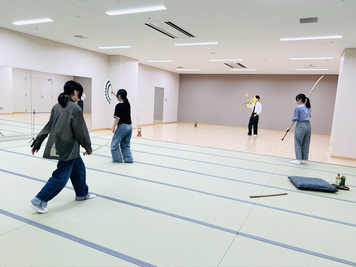 昨日は師匠稽古でした！
先生に教えて頂いたことをしっかり復習していきます🪭

そして、摂津祭も近づいてきました！
私たちは11/1(土)に舞台を行います！
近日中に舞台の詳細をお知らせします📣

#甲南大学
#能楽研究部