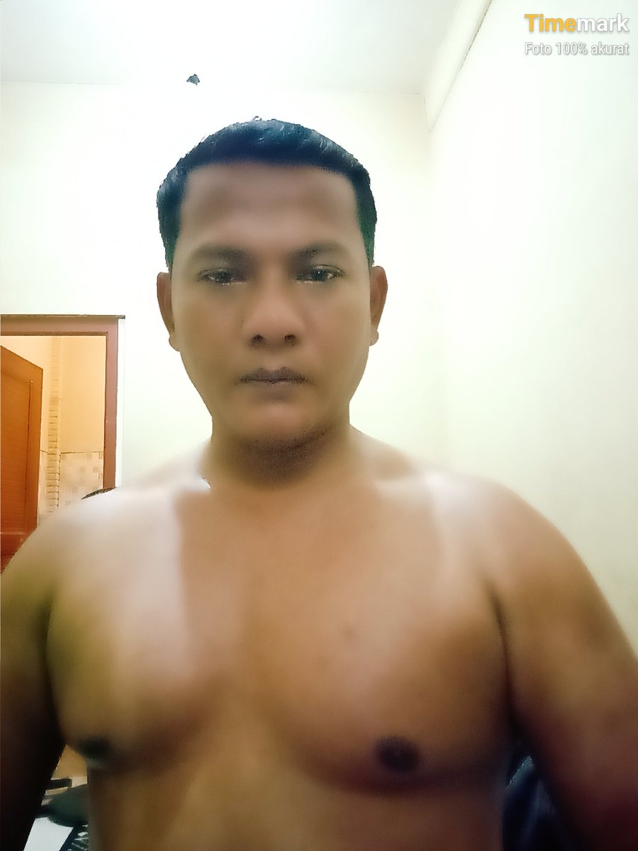 Wiwinucup's tweet photo. Bete sendirian di kosan https://t.co/rGMDPrDG9O
