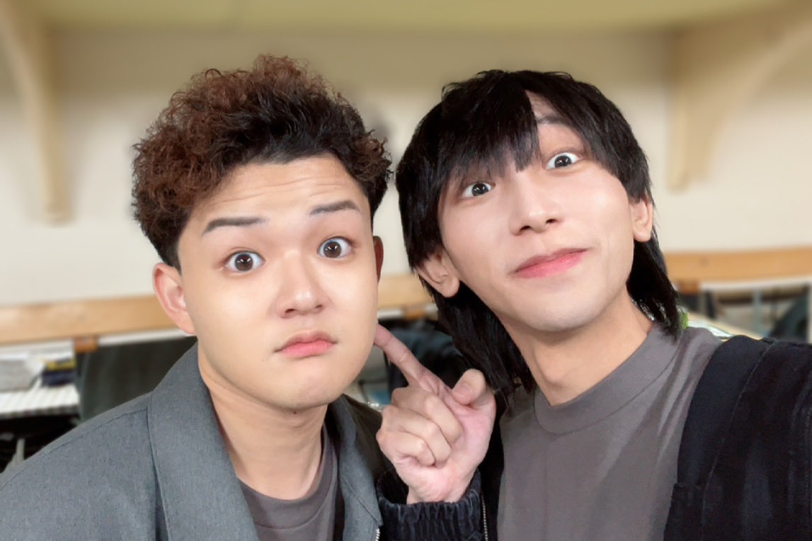 「#げんしんブラザーズ 番組イベント2025」
夜の部お越しになった皆様、
ありがとうございましたー！！

楽しい時間は一瞬ですねぇ
笑いすぎて腹筋痛い…笑

そしてそして重大発表も！
照井悠希と僕の新番組の
発表されました！𝙨𝙪𝙧𝙥𝙧𝙞𝙨𝙚！！
続報をお待ちよー！！！

#セカンドショット