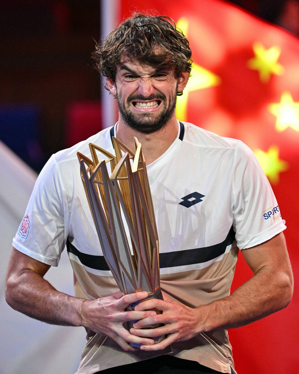 rolandgarros's tweet image. Soaking it all in!

Masters 1000 champion 🤩

#RolexShanghaiMasters