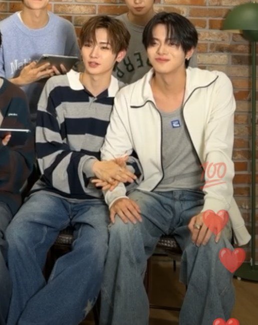 anxin and leo in today live broadcast😭🤣