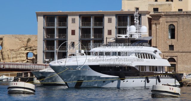 Shipguru's tweet photo. #Dutchbuilt #heesenyachts #yacht #IDEFIX_II #moored at #GrandHarbourMarina , #Malta - 18.09.2025 - https://t.co/nfgboxc3g3 - NO PHOTOS can be used or manipulated without our permission @YachtspotterCom @GrandHMarina @Heesen_Yachts @Dutchyachting @yachtingmonthly @YachtingMag https://t.co/uFj0NFQSeh