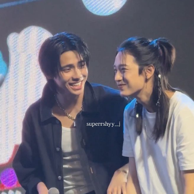 ตี๋ โต๋ย ต้น ใต้ 🙂‍↕️