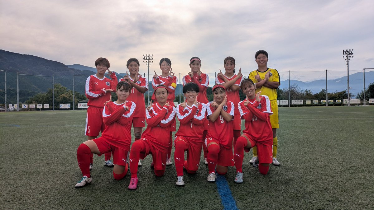 y*a様 支給品 東京女子体育大学サッカー部 ユニフォーム 4点 上下セット y*a様 支給品 東京女子体育大学サッカー部 ユニフォーム 4点