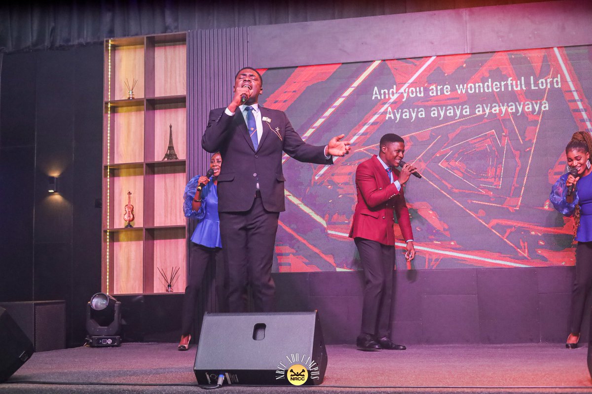 newrealitycc's tweet image. You are glorious in our midst 
You are here right now
Clothed in majesty 
You are glorious in our midst 🙇‍♀️

#sundayservice #triumphantservice #nrccglobal #apjsays #church